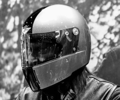male-wearing-davida-koura-motorcyle-helmet